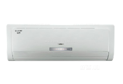 大金装一次空调墙上开俩孔 专业人员犯低级错误 