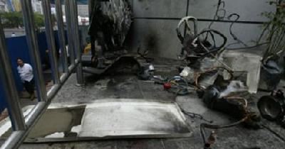大金空调再次发生爆炸 两名维修工加氟时被炸伤